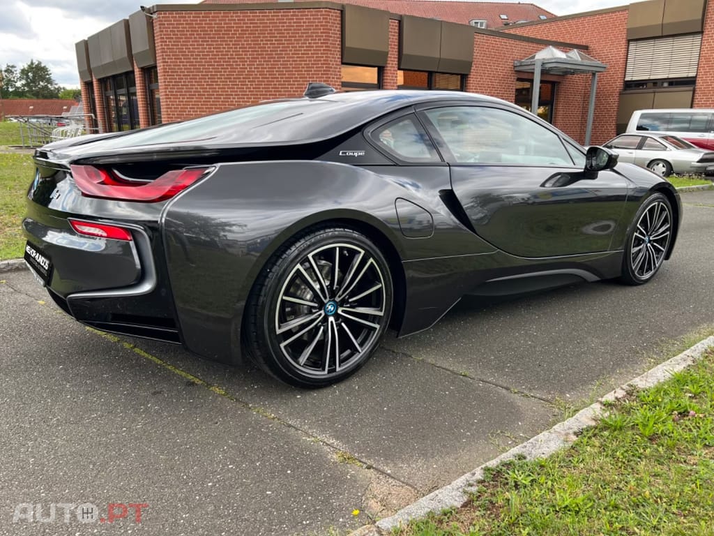 BMW i8 Standard