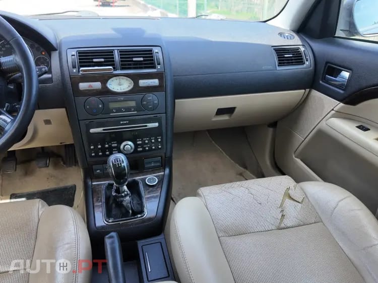 Ford Mondeo SW Outro