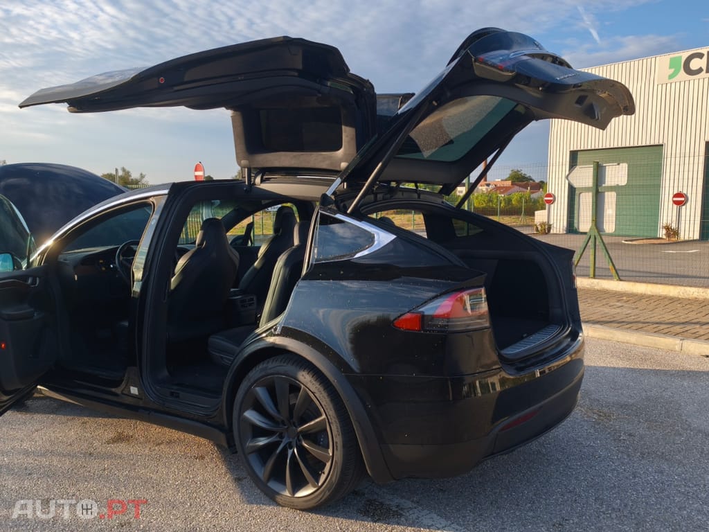 Tesla Model X 100D