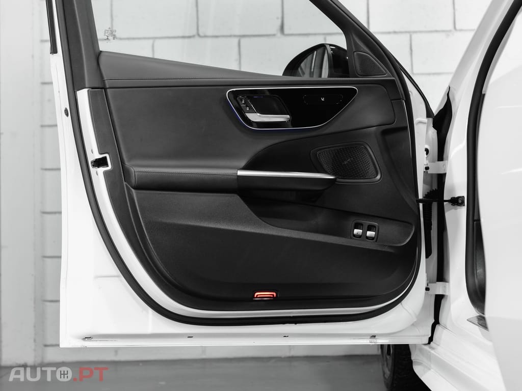 Mercedes-Benz C 300 e AMG Line