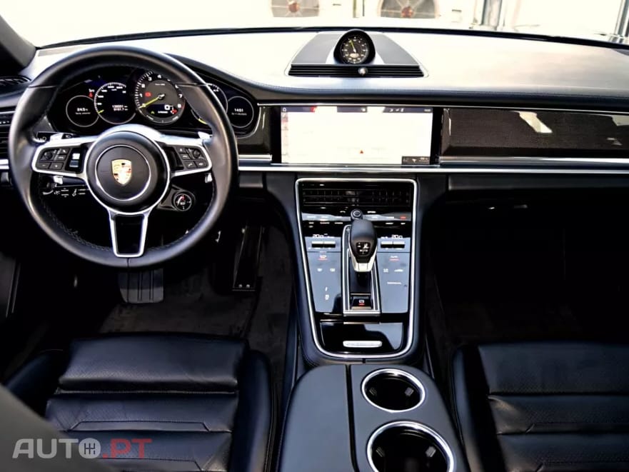Porsche Panamera 4 E-Hybrid
