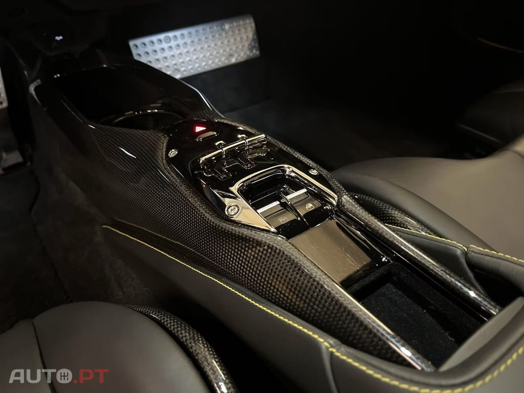 Ferrari SF90 I.V.A DEDUTIVEL 