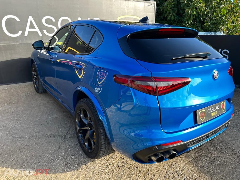 Alfa Romeo Stelvio V6 2.9 Bi-Turbo AT8-Q4 Quadrifoglio