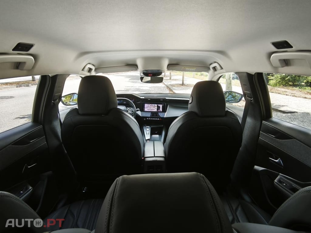 Peugeot 308 1.6 Hybrid Allure Pack e-EAT8 — fotografia 22