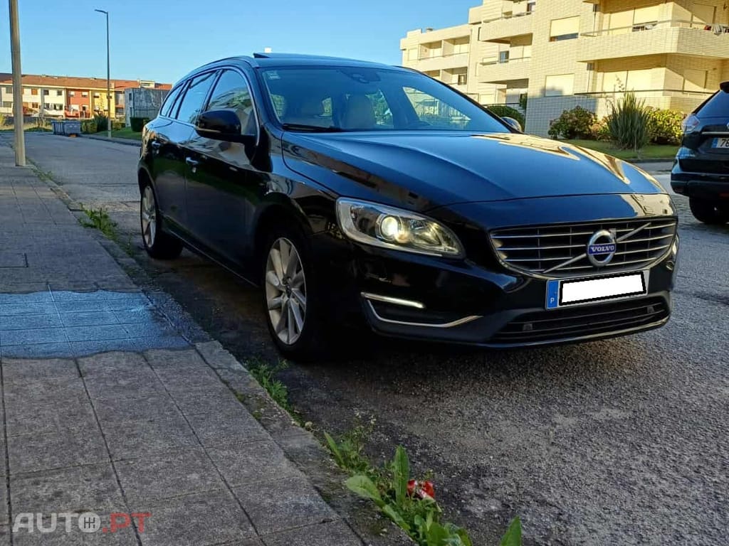 Volvo V60 2.0 D5 225cv Summum Geartronic 8vel