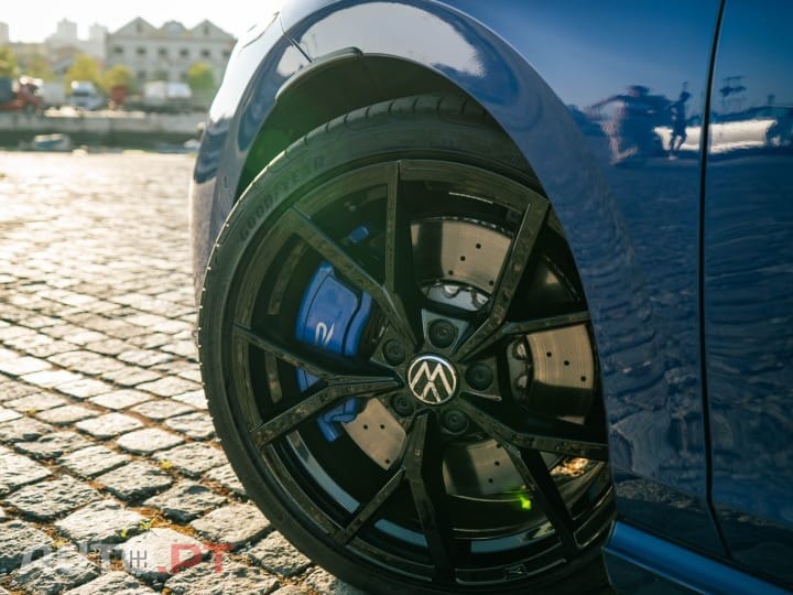 Volkswagen Golf 2.0 TSI R DSG