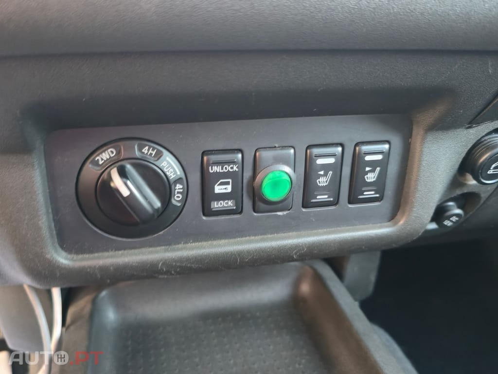 Nissan Navara 2.5 dCi CD LE Premium