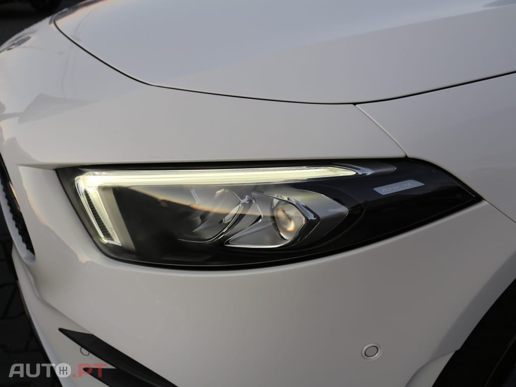 Mercedes-Benz A 250 e AMG Line