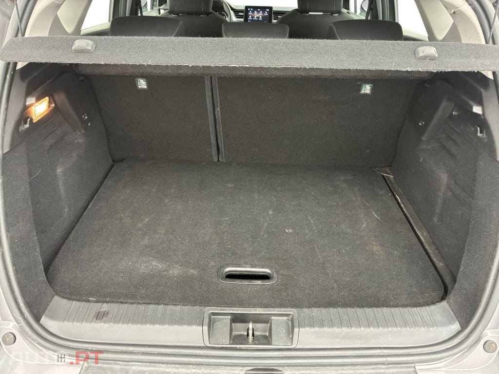 Renault Captur 1.6 E-Tech Business