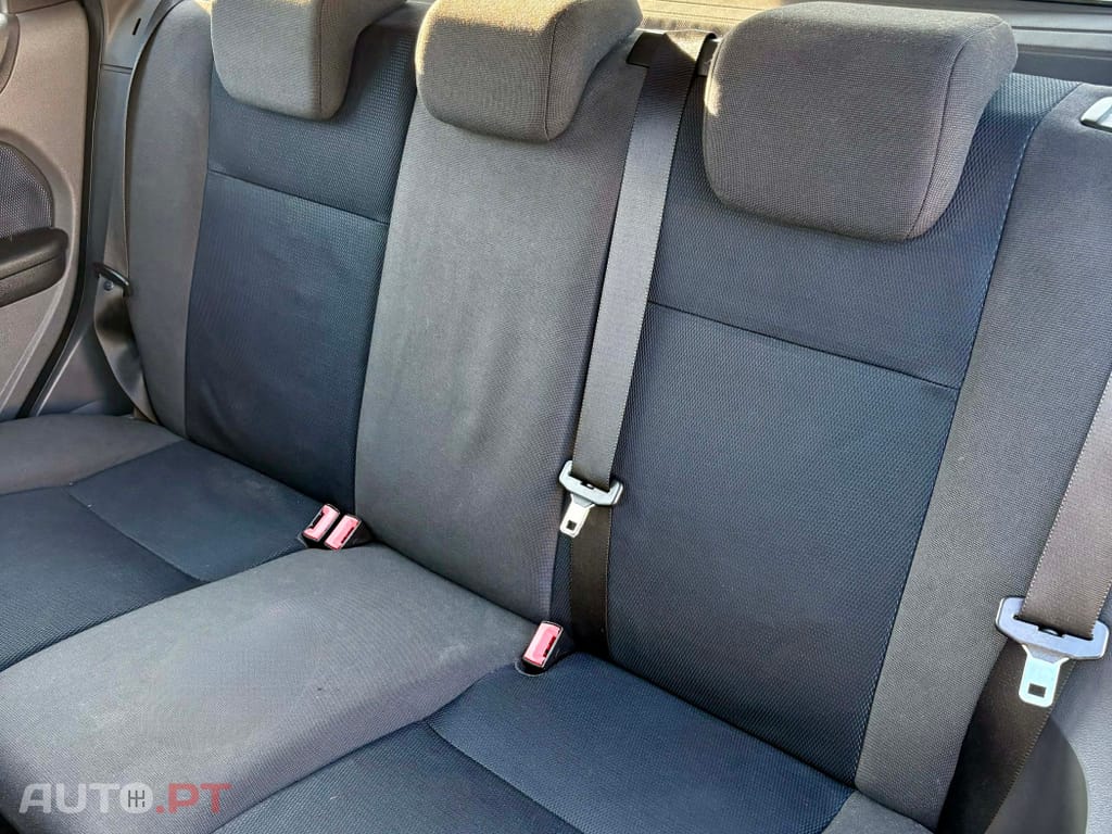 Ford Focus 1.4 16V S