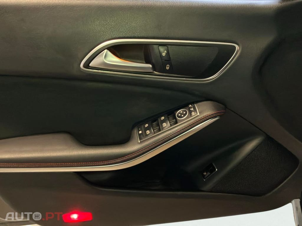 Mercedes-Benz CLA 220 D AMG Line Aut