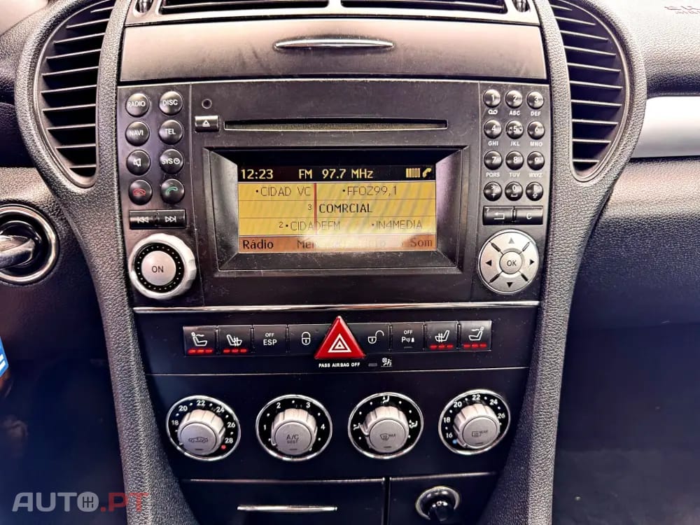 Mercedes-Benz SLK 200 Outro