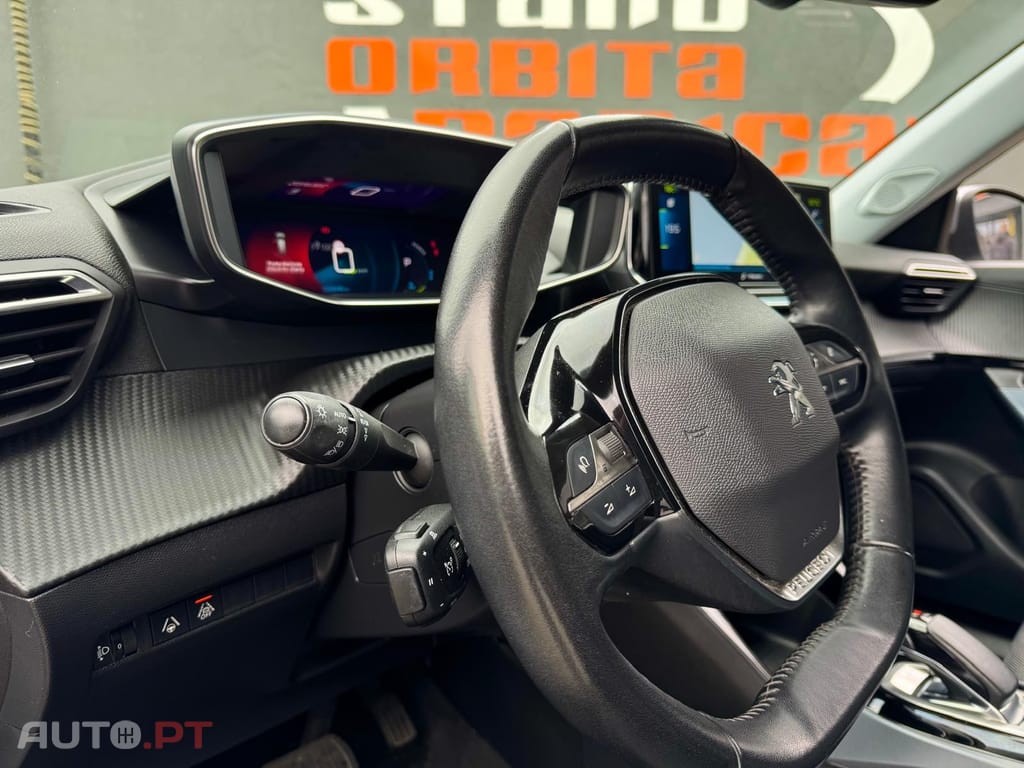 Peugeot E-2008 50 kWh Allure