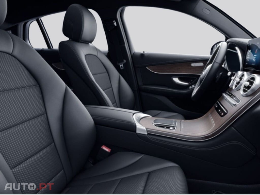 Mercedes-Benz GLC 300 I.V.A DEDUTIVEL e 4M Coupe AMG