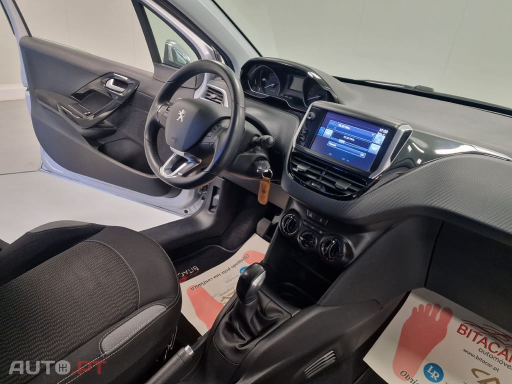 Peugeot 208 1.2 STYLE