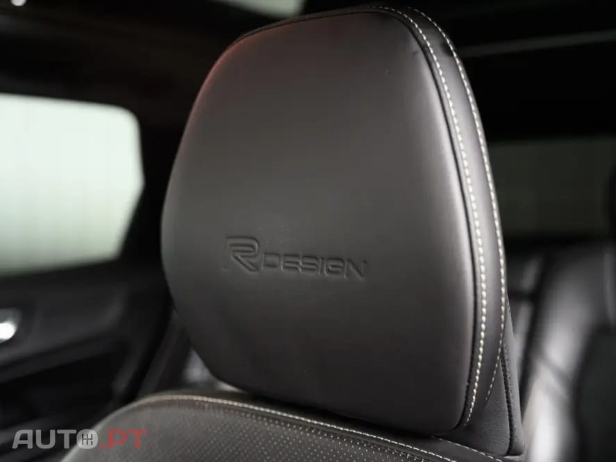 Volvo XC60 2.0 T8 PHEV R-Design AWD