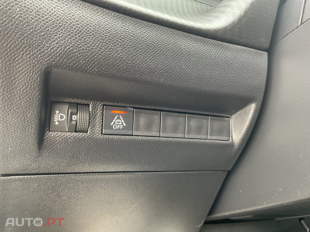 Peugeot 2008 1.2 PureTech Active Pack