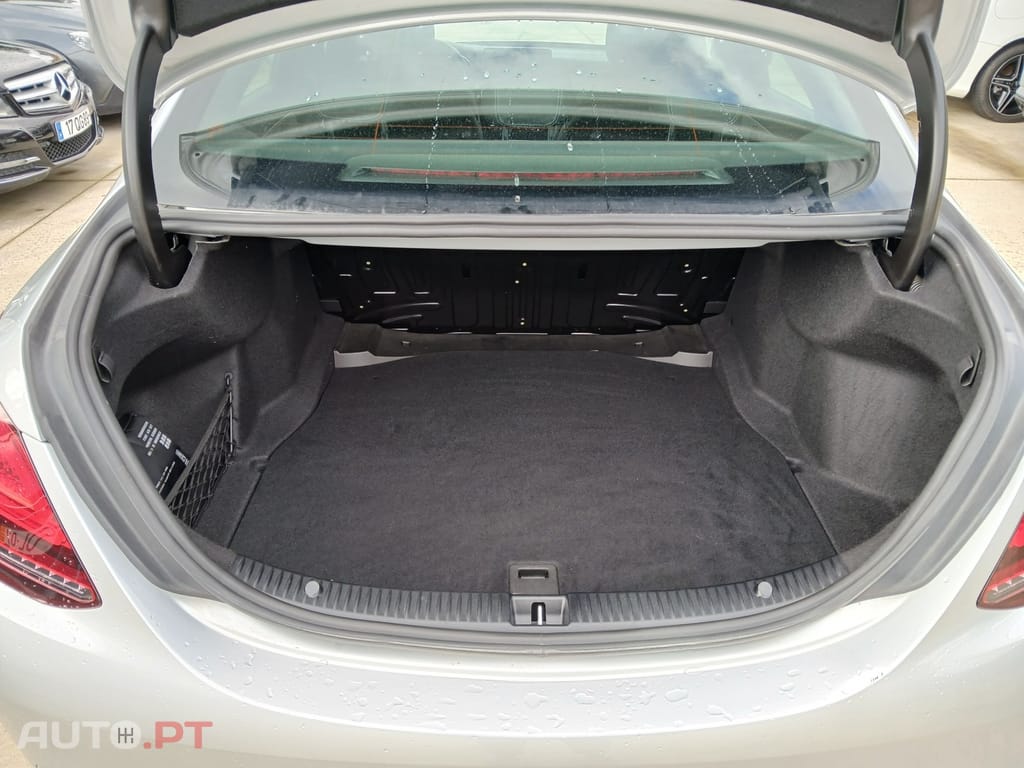 Mercedes-Benz C 220 d 9G-TRONIC AMG Line