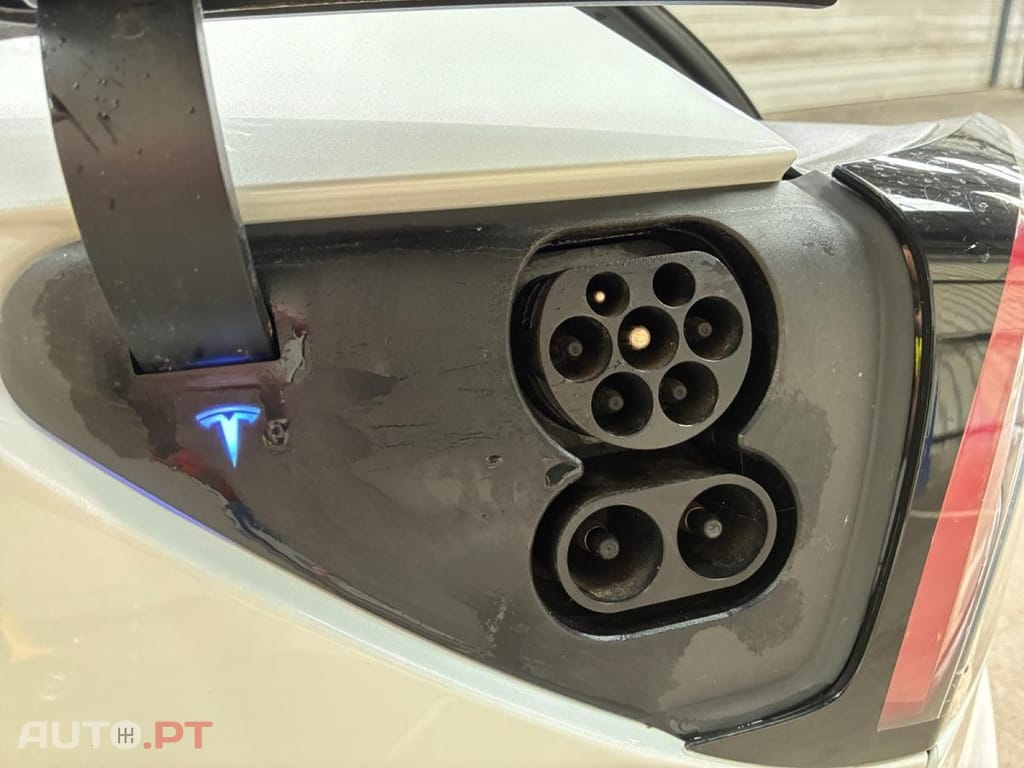 Tesla Model 3 Standard Range Plus RWD