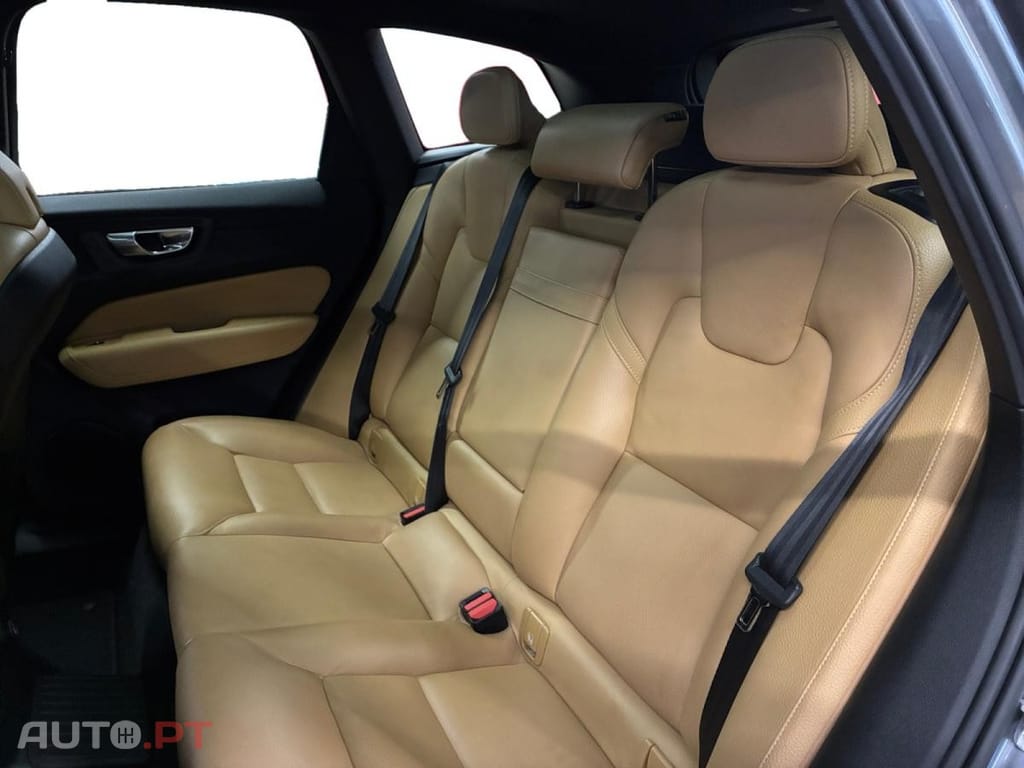 Volvo XC60 2.0 T8 PHEV Inscription AWD