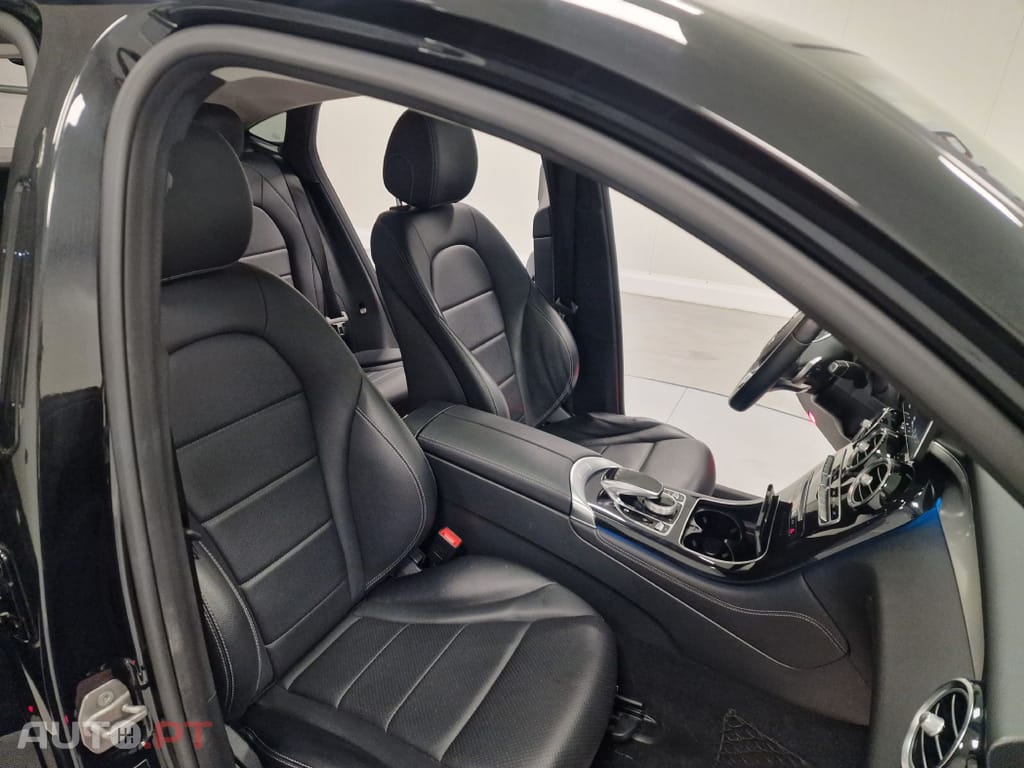 Mercedes-Benz GLC 250 COUPE AMG LINE 4-MATIC AUT.
