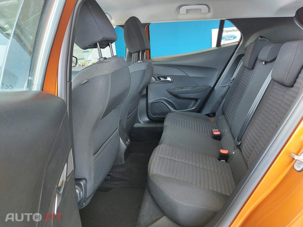 Peugeot E-2008 50 kWh Active Pack