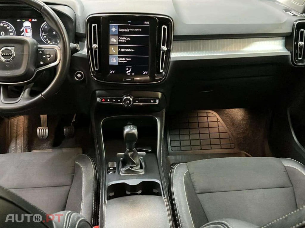 Volvo XC40 2.0 D3 150 MOMENTUM