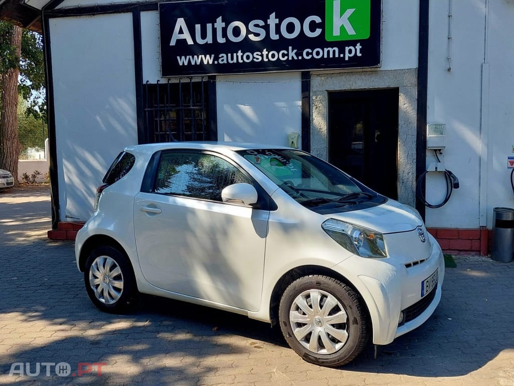 Toyota iQ 1.0 VVT-i