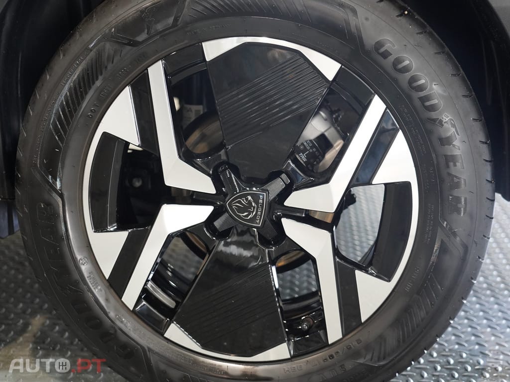 Peugeot 2008 1.2 PureTech Allure EAT8