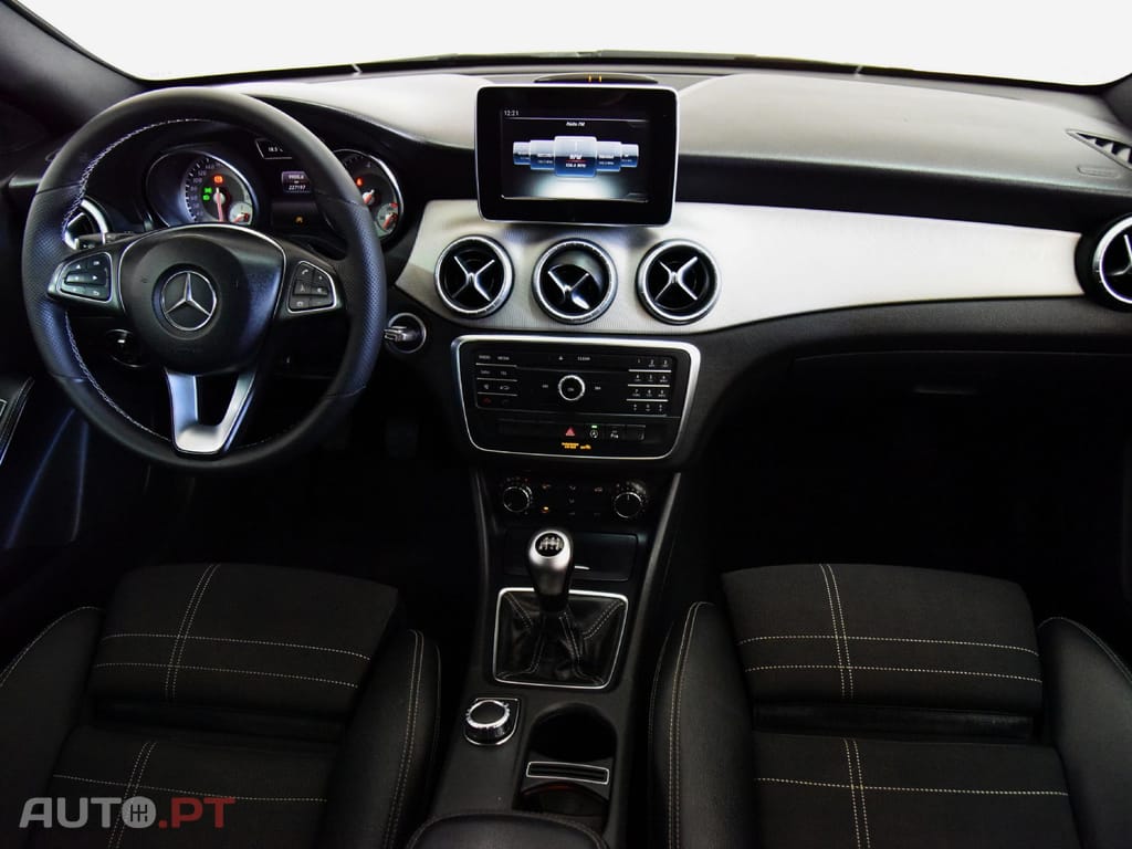 Mercedes-Benz CLA 180 D SHOOTING BRAKE URBAN