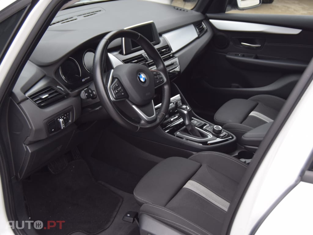 BMW 225 xe