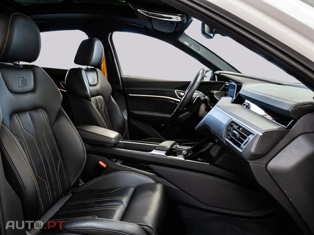 Audi E-Tron I.V.A DEDUTÍVEL 50 S LINE BLACK EDIT.