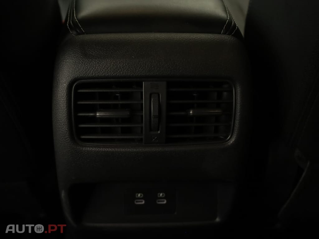 Nissan Qashqai 1.3 DIG-T N-Connecta LED Xtronic