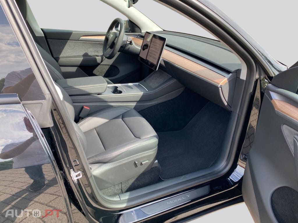Tesla Model Y I.V.A DEDUTIVEL Performance 