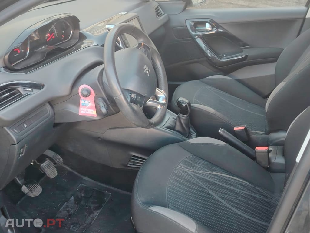Peugeot 208 1.4 HDi Active