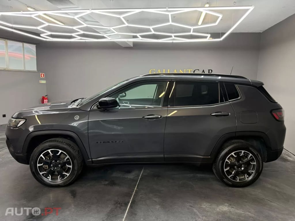 Jeep Compass 1.3 TG Trailhawk