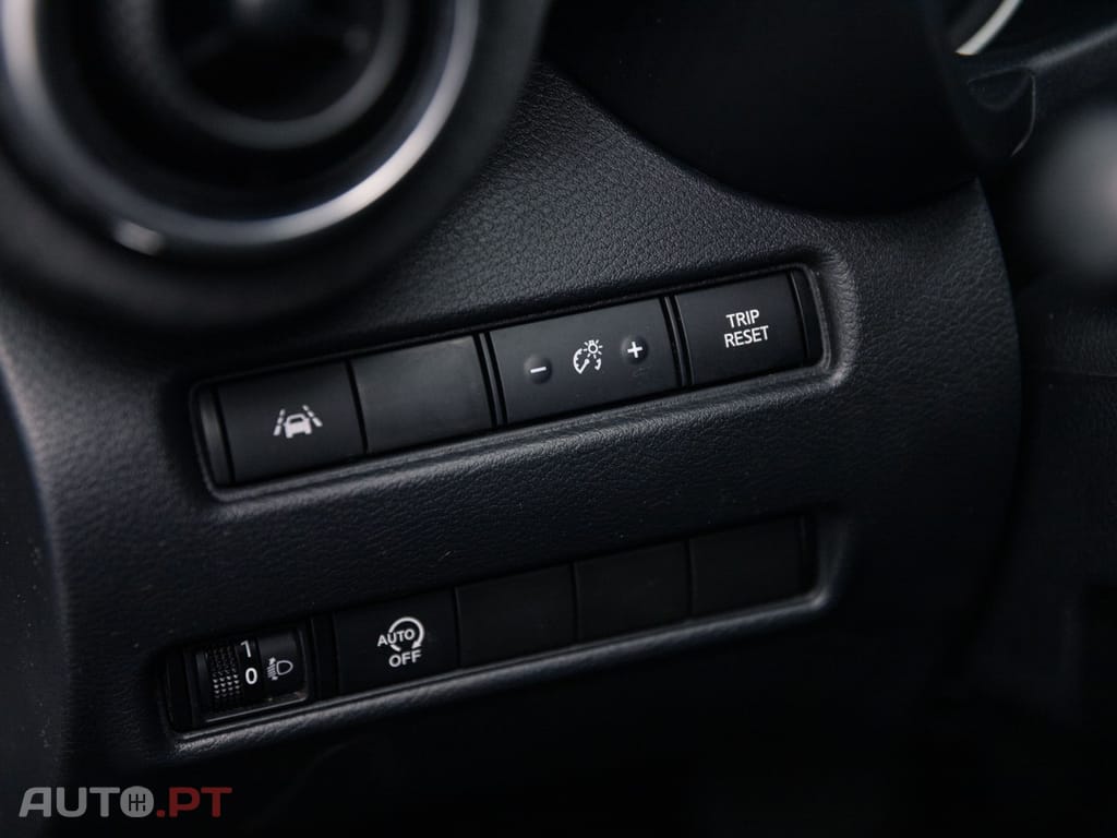 Nissan Juke 1.0 DIG-T N-Design Black DCT