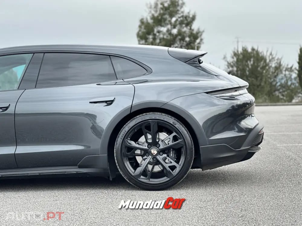 Porsche Taycan 4