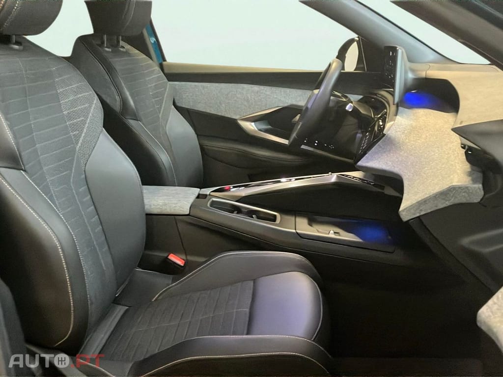 Peugeot 3008 1.2 Hybrid Allure e-DCS6
