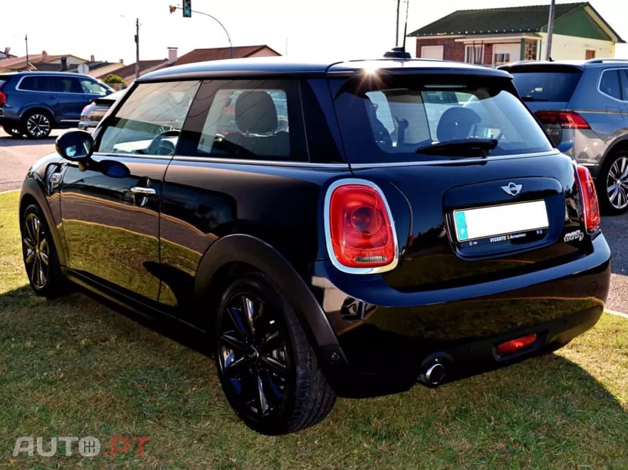 MINI Cooper Cooper D Auto