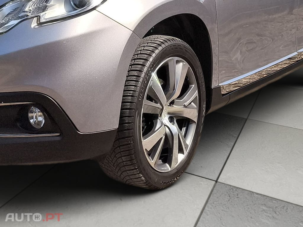 Peugeot 2008 1.2 PureTech Crossway