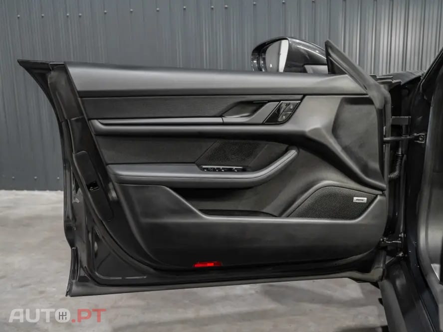 Porsche Taycan 4S