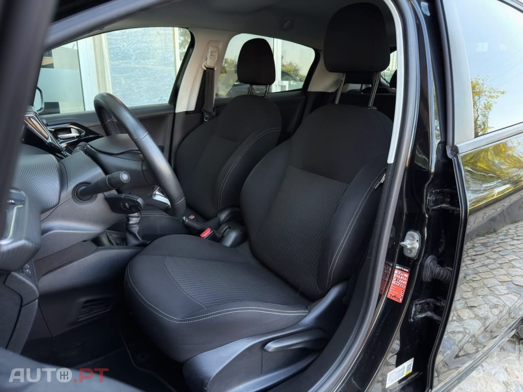 Peugeot 208 1.2 PureTech Style