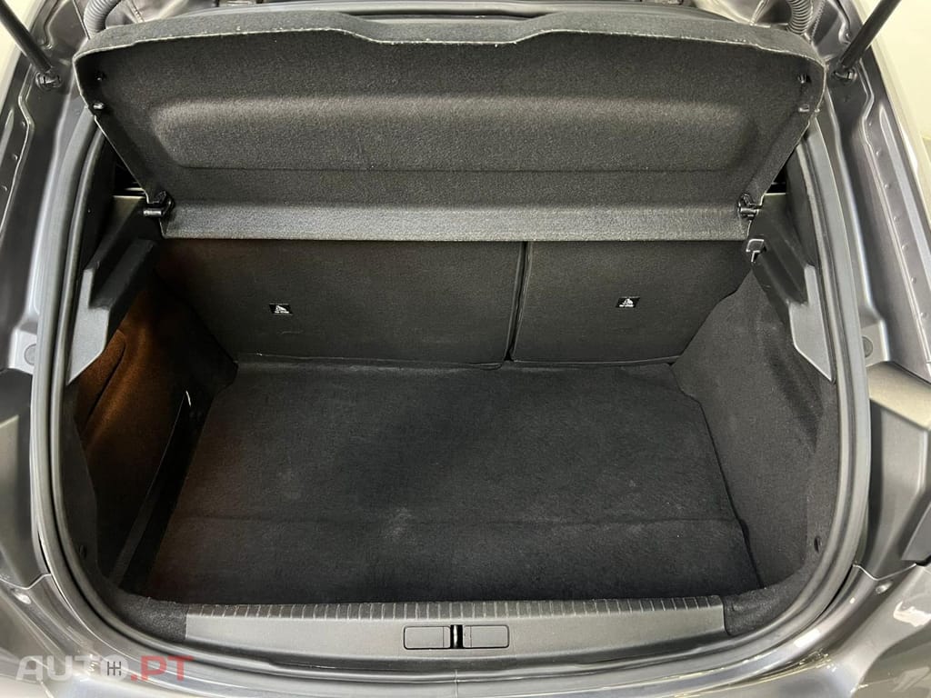Peugeot 208  1.2 PureTech SE Style