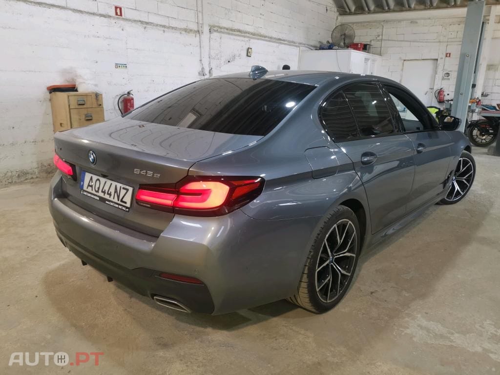 BMW 545 e xDrive Pack M