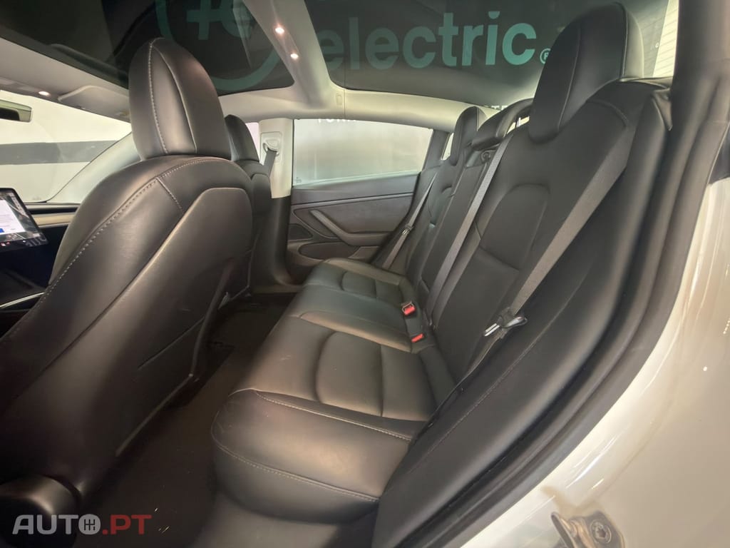 Tesla Model 3 Performance Dual Motor AWD — fotografia 14