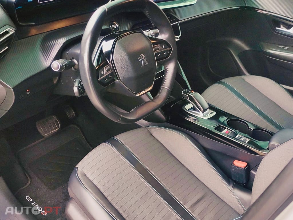 Peugeot E-208 50 kWh Allure