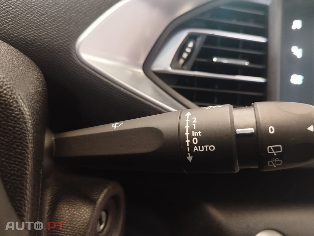 Peugeot 308 1.2 PureTech Business Line