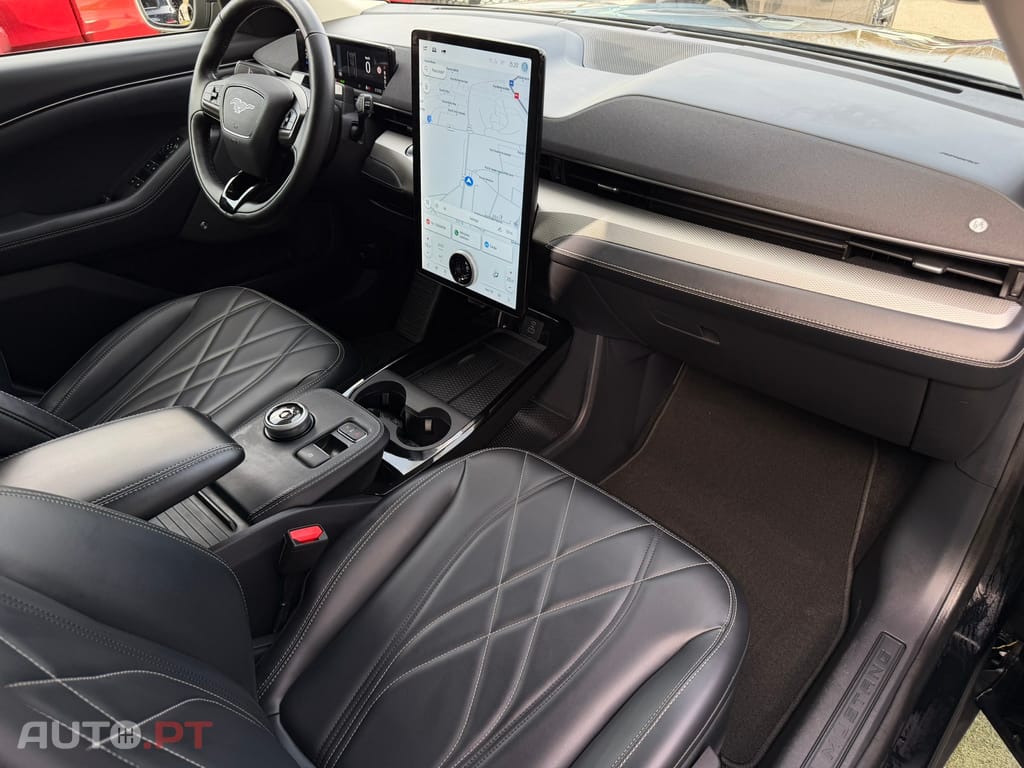 Ford Mustang Mach-E Alargada