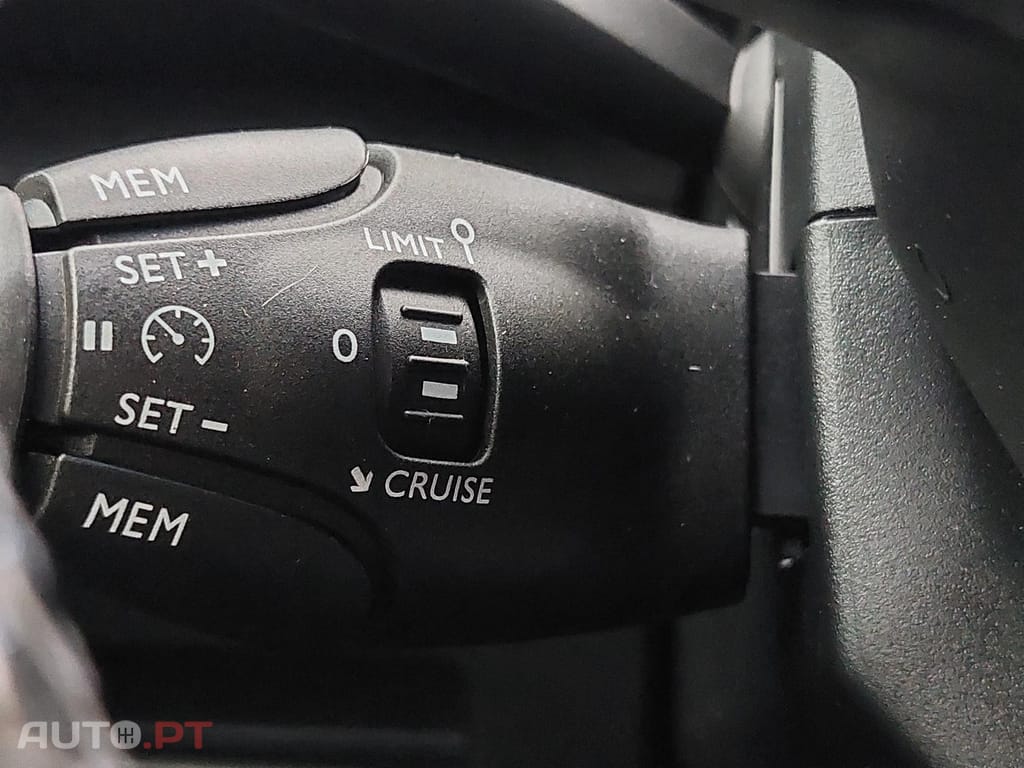 Peugeot 3008 1.5 BlueHDi Active